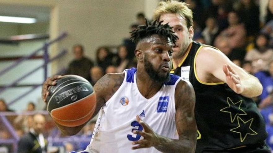 Έφτασε ο Λιούις για τον ΠΑΟΚ (PHOTO)