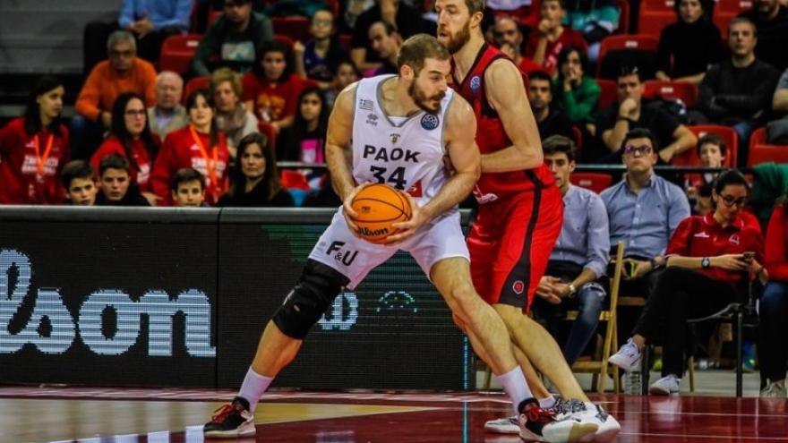 Αυτός θα κοουτσάρει με Βόννη