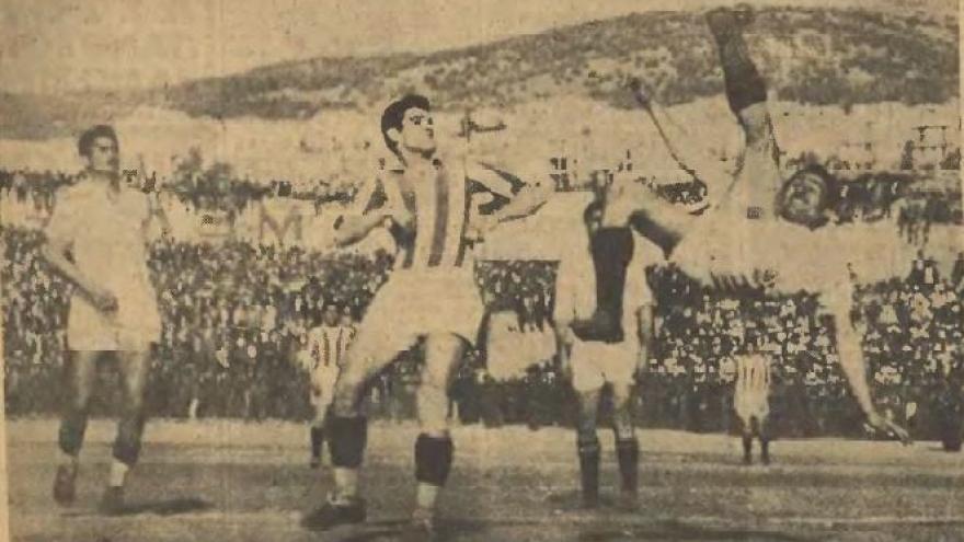 Δύο μπαλάκια στα δίχτυα του κυρ Σάββα! (1957)