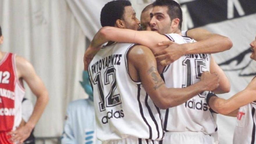 Ο τελευταίος... χορός στο Παλέ (vid)