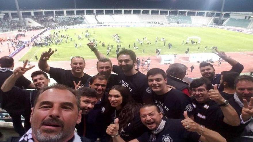 «Μας το υποσχέθηκες, μας το έφερες» (pic)