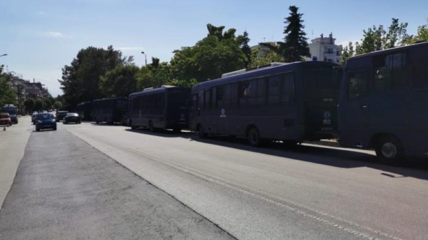 Χωρίς κόσμο, αλλά με αστυνομία στο… φουλ (pics)