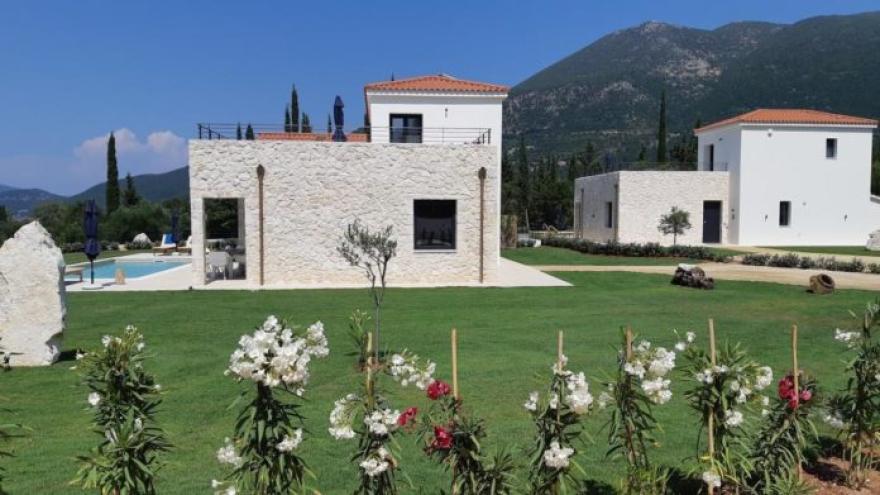 Τρεις πολυτελείς βίλες έχτισε το μέλος της ΕΕΑ που ψήφισε υποβιβασμό του ΠΑΟΚ!