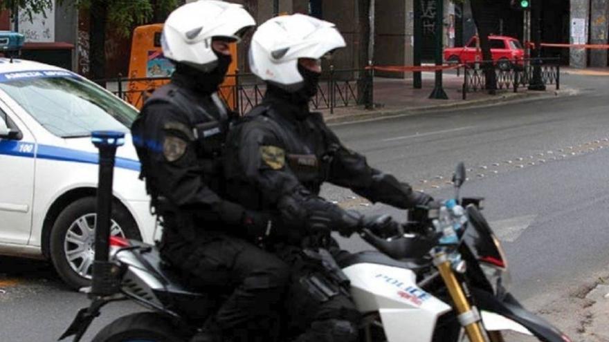 Αφίσες κατά δημοσιογράφων: Οπαδοί του Ολυμπιακού οι συλληφθέντες