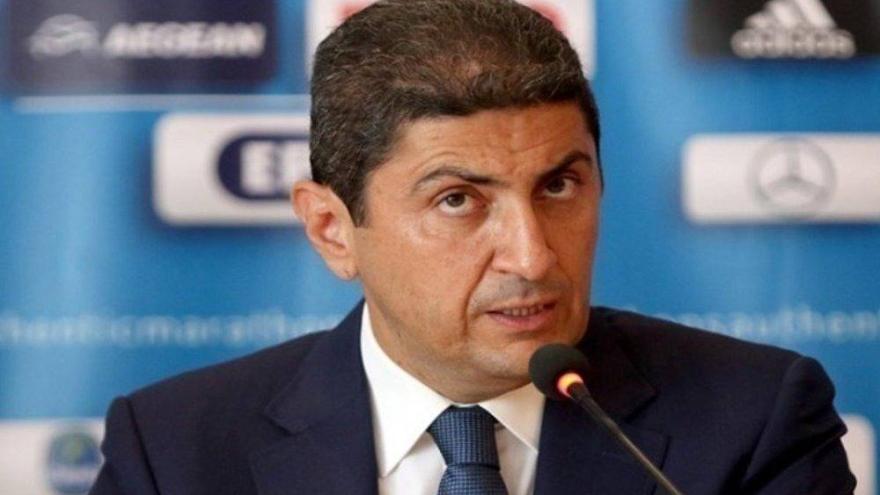 Επίθεση 40 Ποδοσφαιρικών Ενώσεων σε Αυγενάκη!