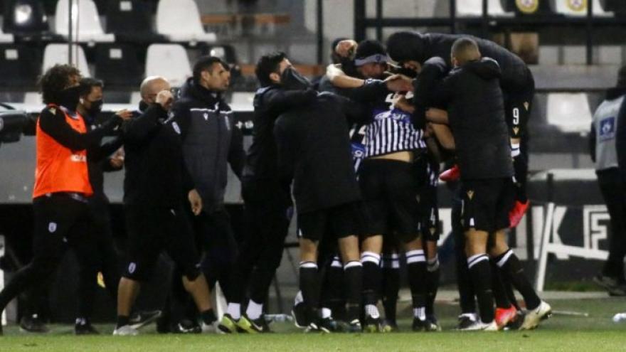 Όταν ο ΠΑΟΚ πανηγυρίζει στον πάγκο του… (pics)