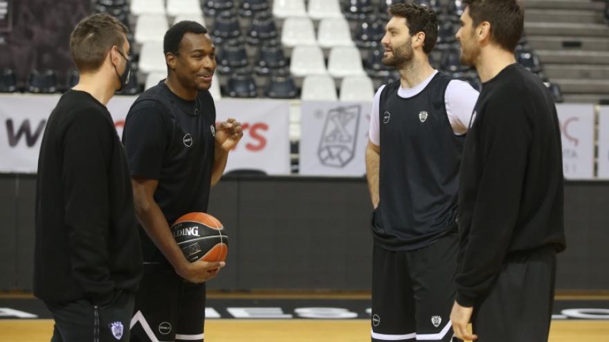 Με έμφαση στην τακτική …