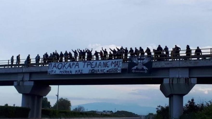 Όταν η εθνική οδός βάφτηκε «ασπρόμαυρη»