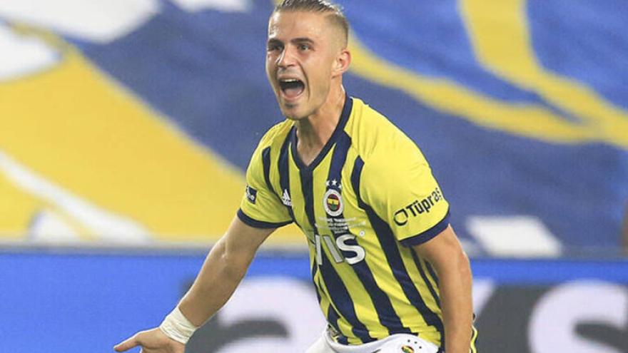 Πέλκας: Πρόταση… έκπληξη! (pics)