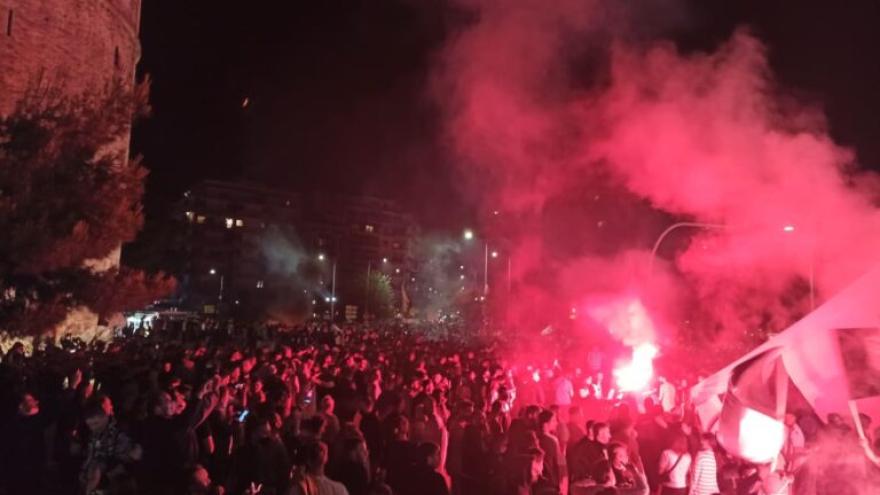 Η νύχτα που η πόλη αρνήθηκε να κοιμηθεί! (vid)