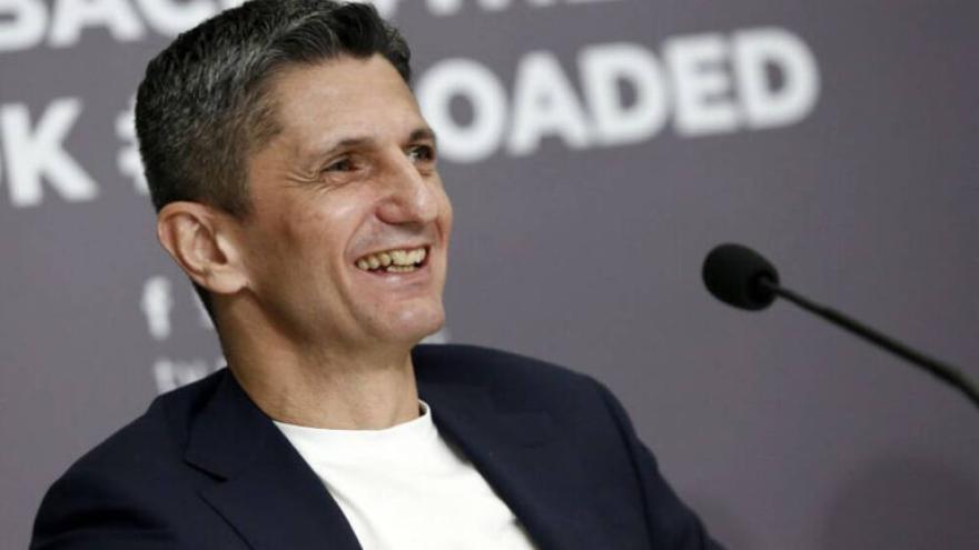 Θέμα στη Ρουμανία ο… γενναιόδωρος Λουτσέσκου