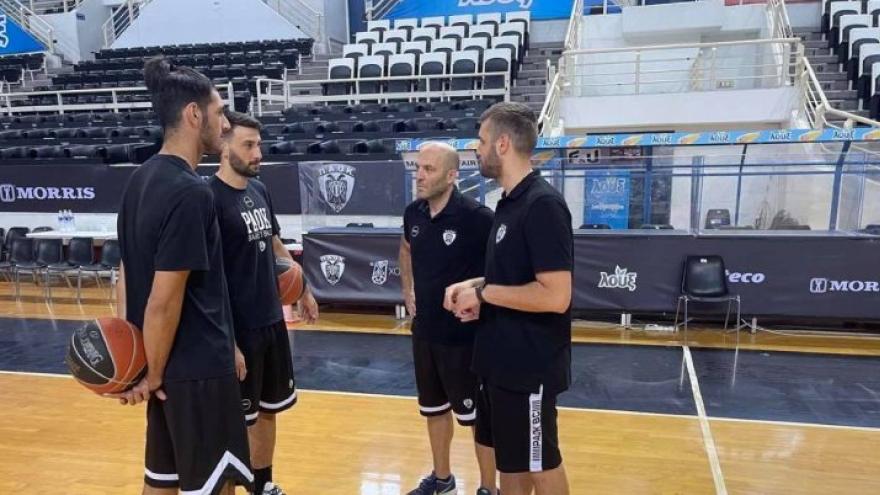Διακοπές με… δουλειά στο Παλατάκι!