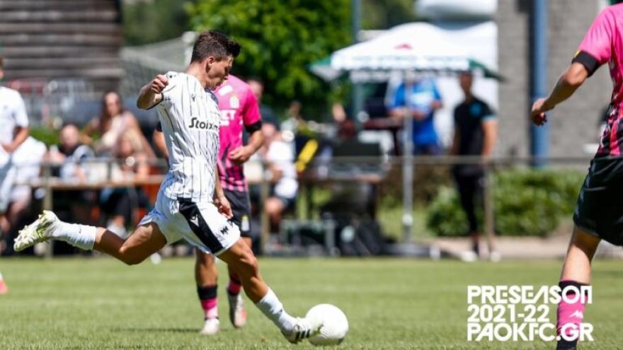 Ο Μπάμπα συνεχάρη τον Μουργκ για το γκολ του (pic)