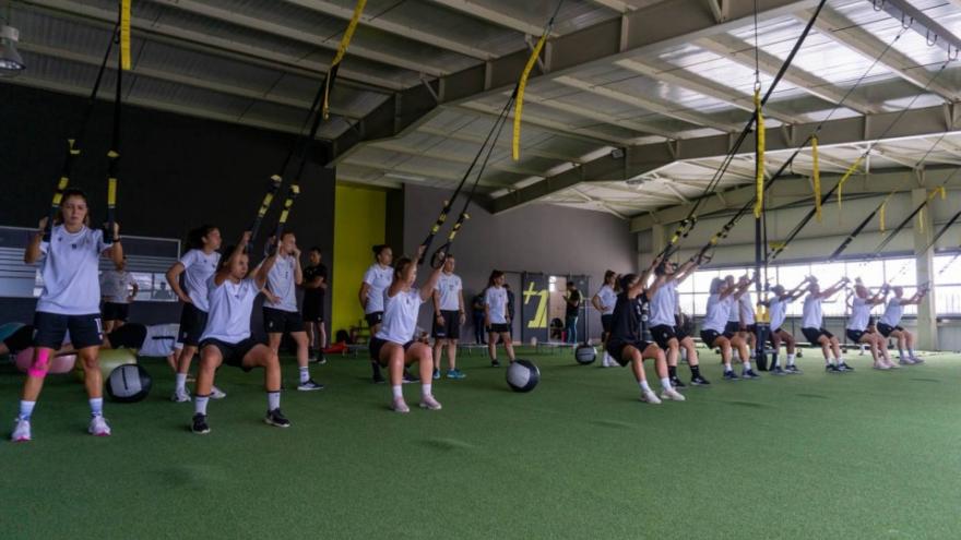 Photostory από την προπόνηση του γυναικείου ποδοσφαίρου στο «16 Strength Box»