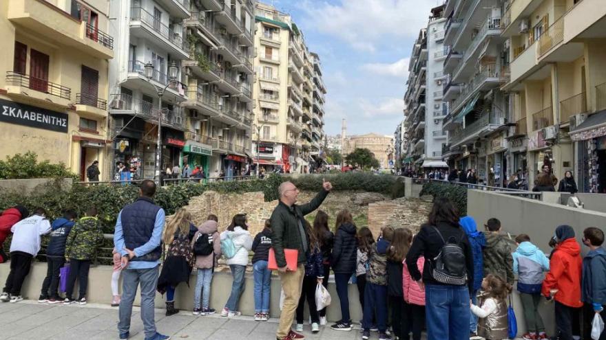 Ξενάγηση στο ιστορικό κέντρο της Θεσσαλονίκης για τους μικρούς κολυμβητές του ΠΑΟΚ