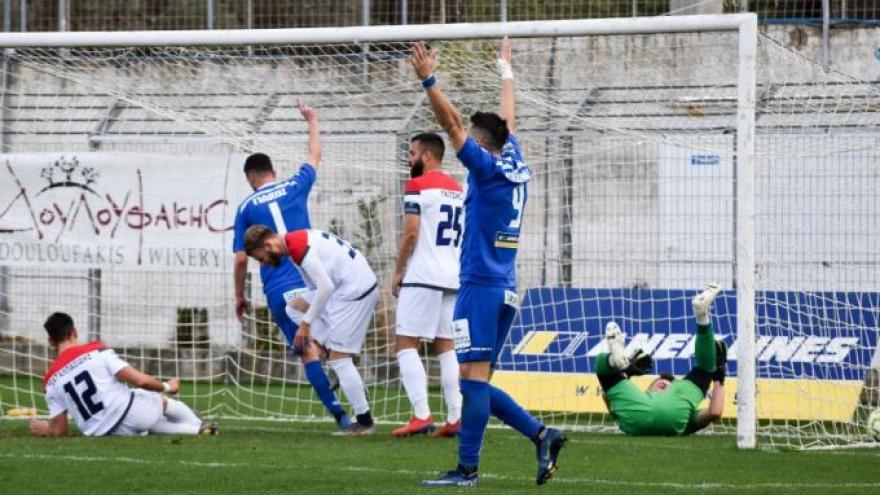 Τα… αγκάθια στον δρόμο για τη σέντρα της Super League 2