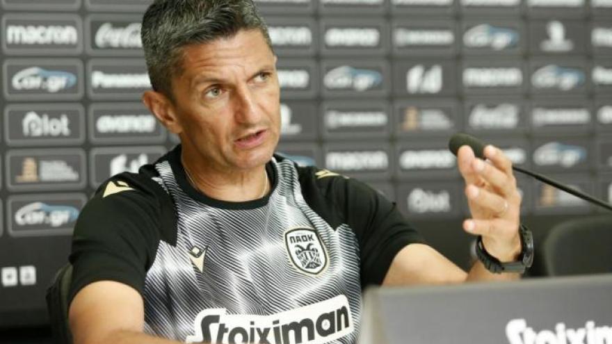 Έξαλλος Λουτσέσκου: «Τι άρρωστα μυαλά! Είμαι και θα είμαι ο προπονητής του ΠΑΟΚ!»