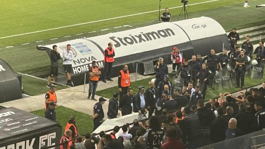 Ζήτησαν εξηγήσεις από τον Λουτσέσκου