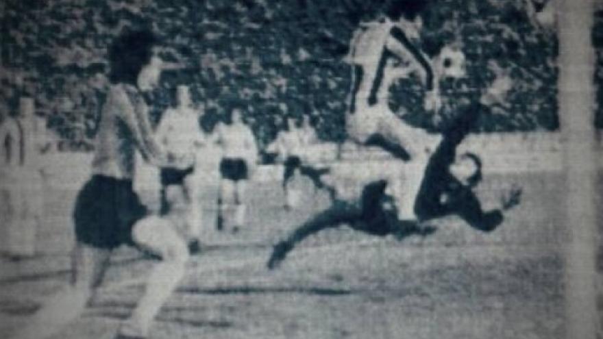 Έχασε τις ευκαιρίες, κόλλησε στο "Χ" (1975)