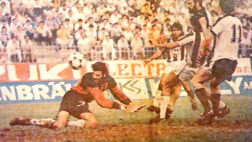 Αγκάλιασε τον τίτλο με τριάρα! (1985)
