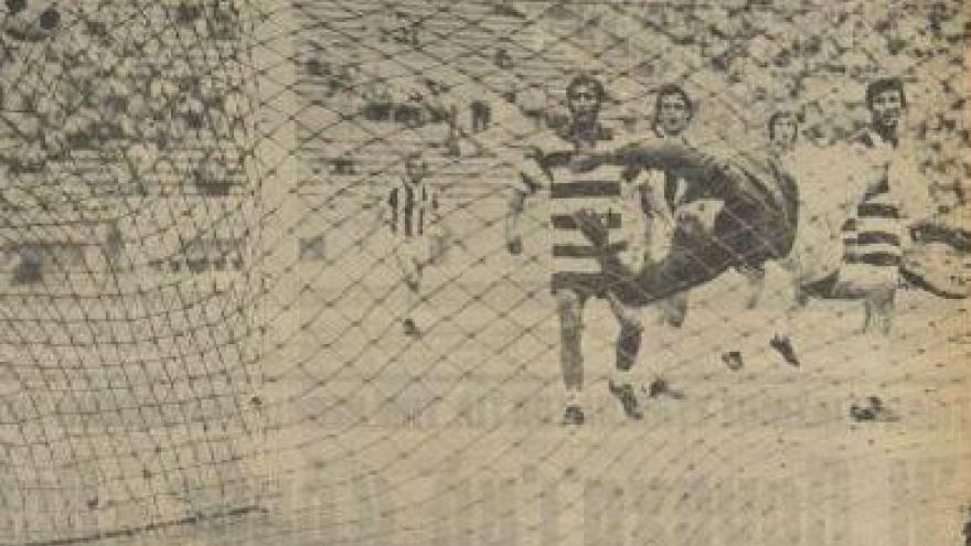 Στη μάχη του τίτλου, διπλό στον Πειραιά! (1977)