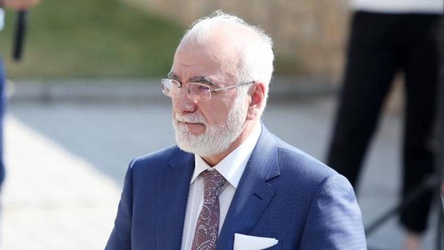 Χυδαιότητες κατά Σαββίδη