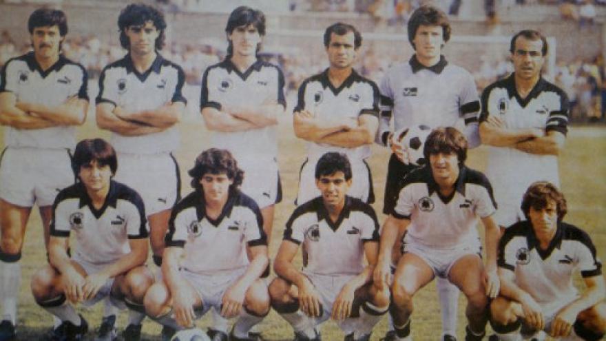 Πρόκριση στους "4" άνευ αγώνος! (1983)