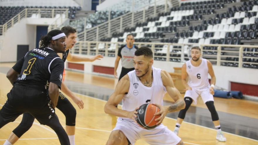 Διπλή προπόνηση και νέο φιλικό