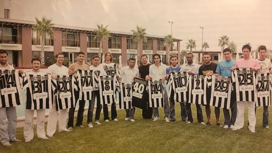 Ούτε ένας, ούτε δύο ... αλλά δεκαπέντε! (2005)