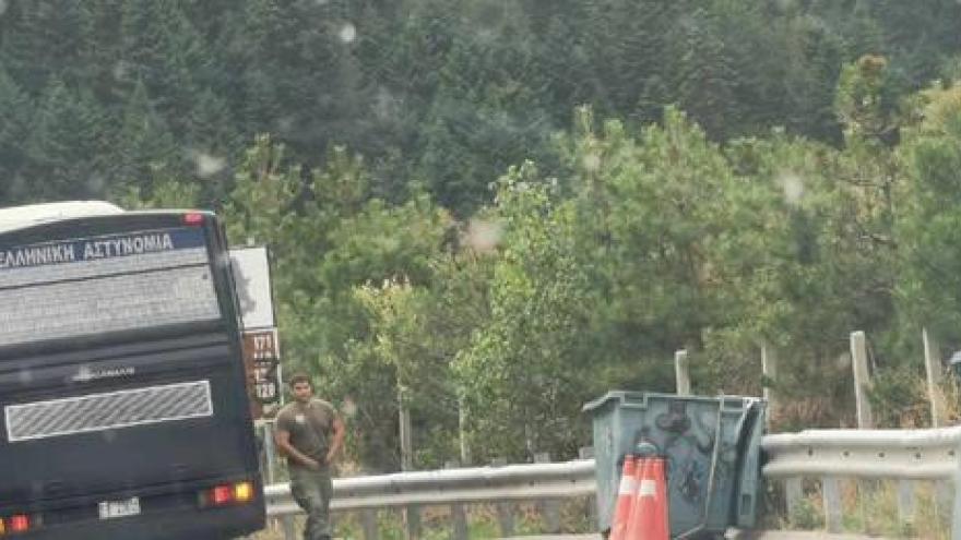 Δυνάμεις της ΕΛ.ΑΣ ψάχνουν ΠΑΟΚτσήδες στα Γιάννινα