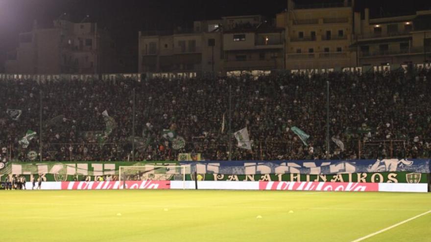 Πανό υπέρ των Κροατών στη Λεωφόρο…