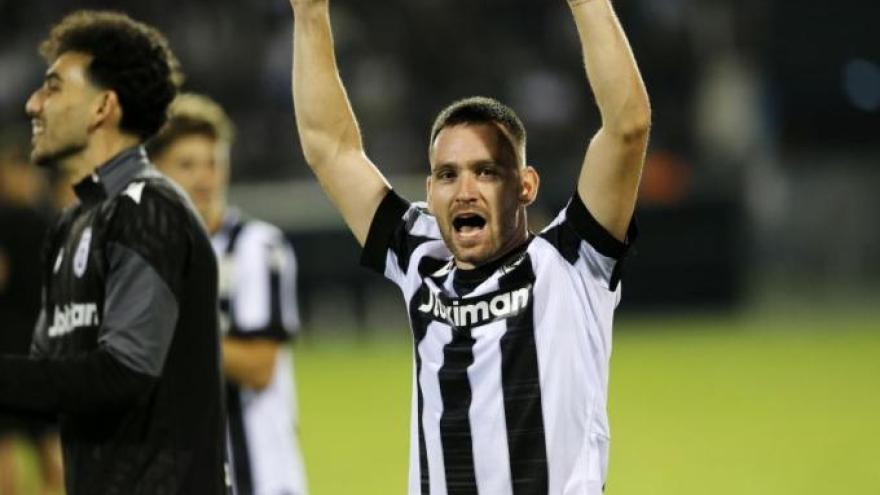 Ο… μαέστρος Αντρίγια σε ρόλο οργανωτή κερκίδας (vid)