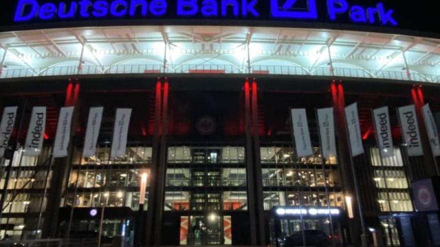 Το επιβλητικό Deutsche Bank Park και ο «έλεγχος» Ντεσπόντοφ (pics/vids)