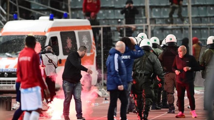 Νέες αλητείες στο Βόλο από τους Ολυμπιακούς!