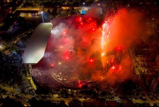 Εικόνα 3 από το πάρτυ της γεμάτης "φλεγόμενης" Τούμπας μετά την κατάκτηση του πρωταθλήματος