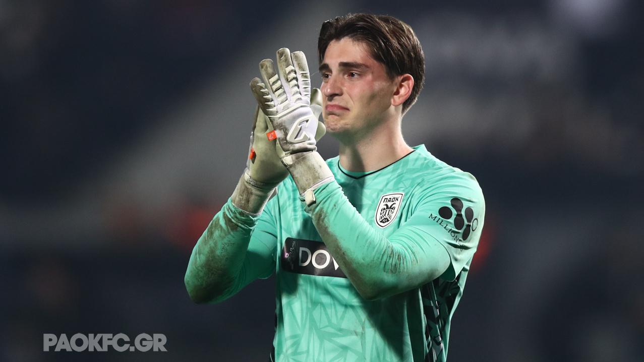 Ο Δημήτρης Μοναστηρλής δακρυσμένος στην Τούμπα