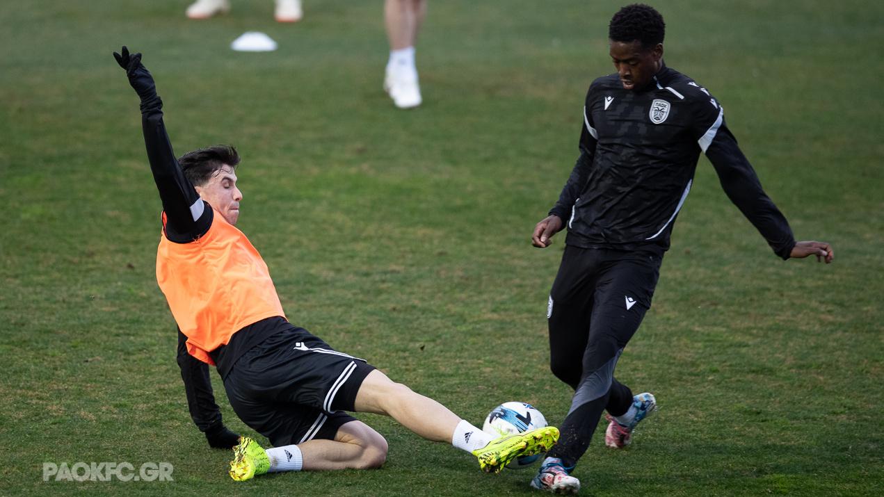 Μονομαχία των Αλεσάντρο Μπιάνκο και Μαχαμαντού Μπάλντε στην προπόνηση της ομάδας